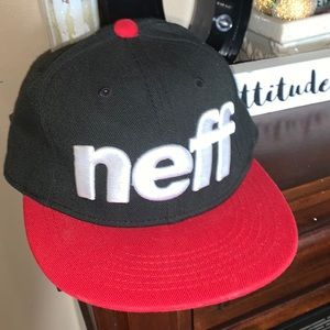 neff black w red brim & white large logo w snap back closure EUC